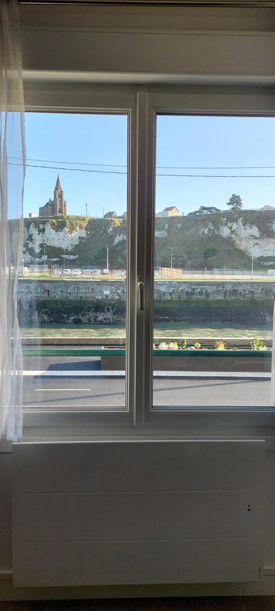 Appartement Quai Ouest, Vue Entree Port, Stationnement Gratuit, Lits Faits Pour Votre Arrivee, Serviettes De Toilettes Fournies Dieppe Eksteriør bilde